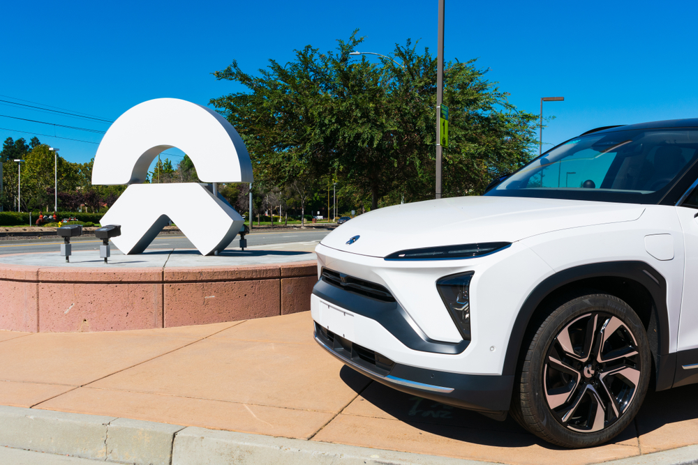 Nio logo a elektromobil